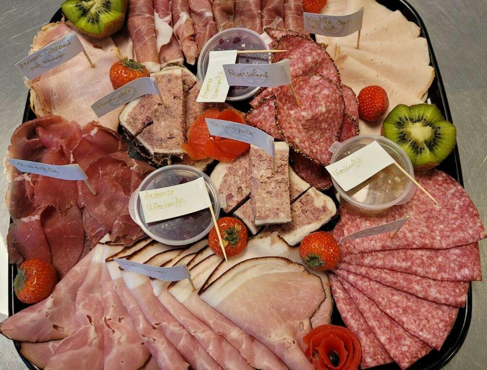 Charcuterieschotel (250g à 300g per persoon)