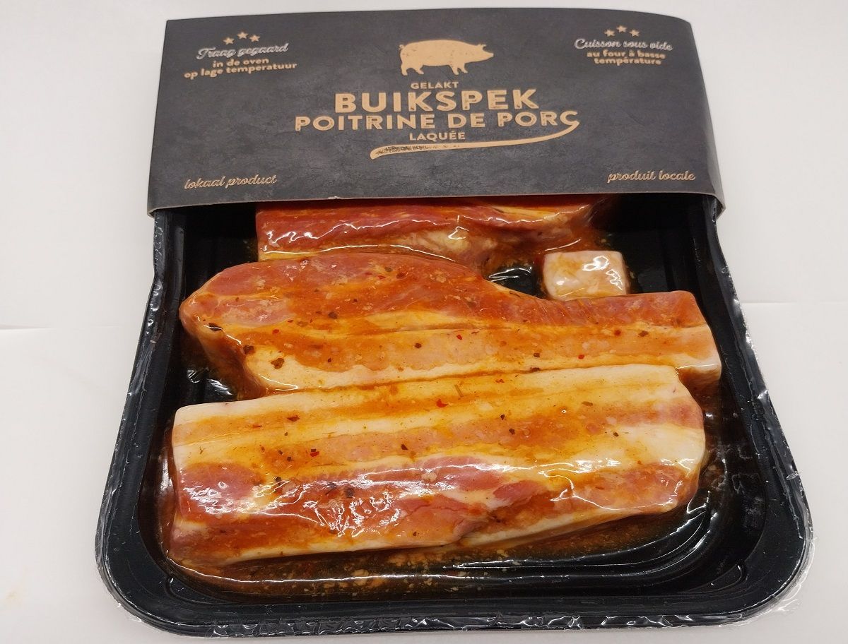 Traag gegaard & gelakt buikspek (± 450 g)